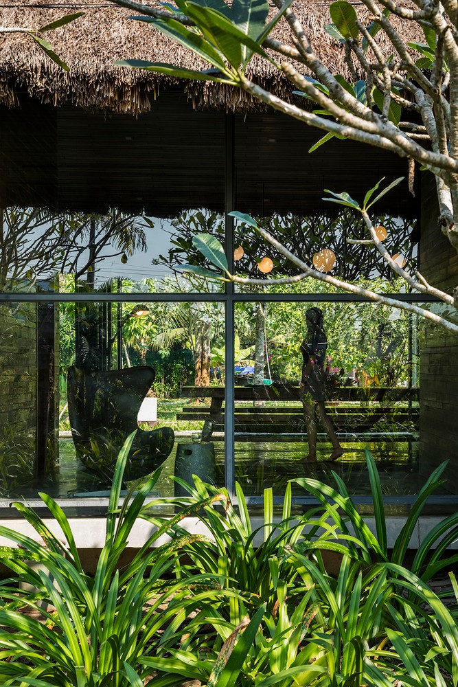 ไอเดียบ้านมีน้ำล้อมรอบไว้เลี้ยงปลาสวยงาม ร่มรื่นเย็นสบาย รูปที่ 21