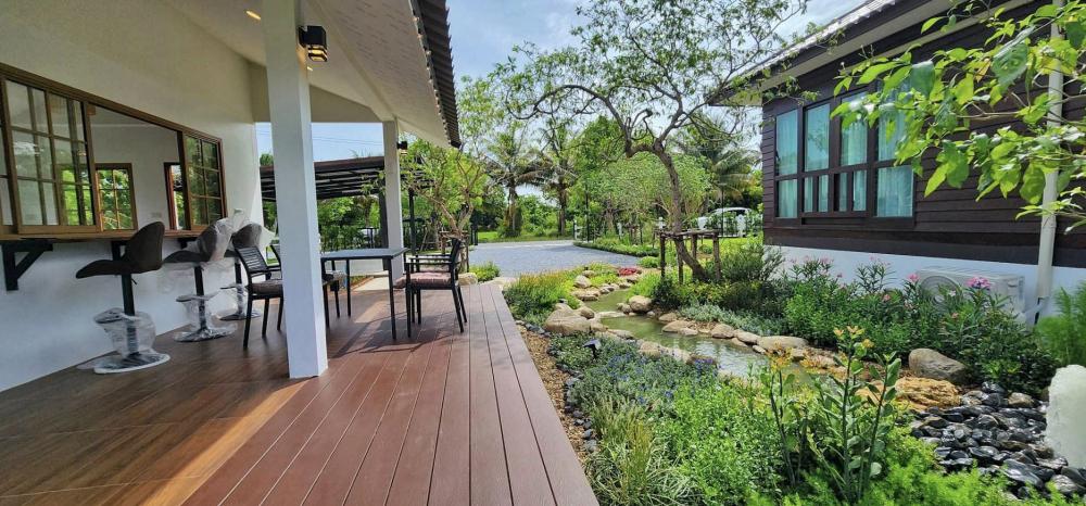 ไอเดียบ้านสวนสวย ล้อมด้วยสวนพื้นที่สีเขียวน่าอยู่มาก รูปที่ 16