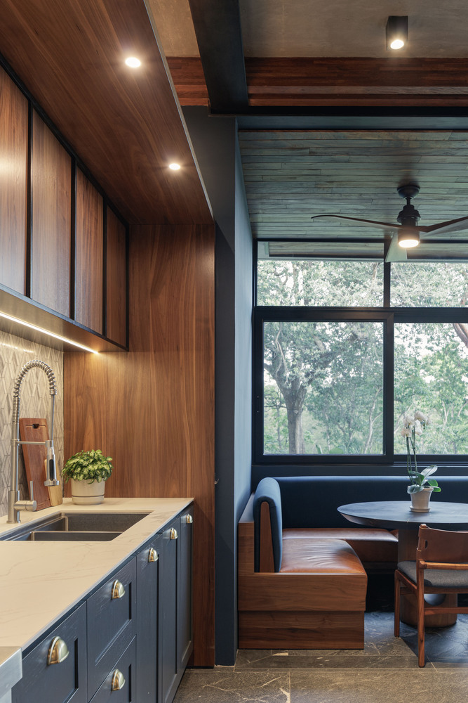 บ้านโมเดิร์นทรงกล่องบนพื้นที่ขนาดใหญ่และมีการจัดสวนที่ลงตัว รูปที่ 13