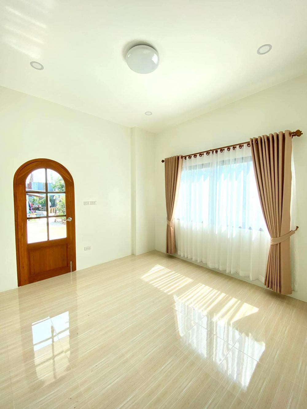 บ้านสไตล์มินิมอลหลังเล็ก ขนาด 2 ห้องนอน 1 ห้องน้ำ รูปที่ 6