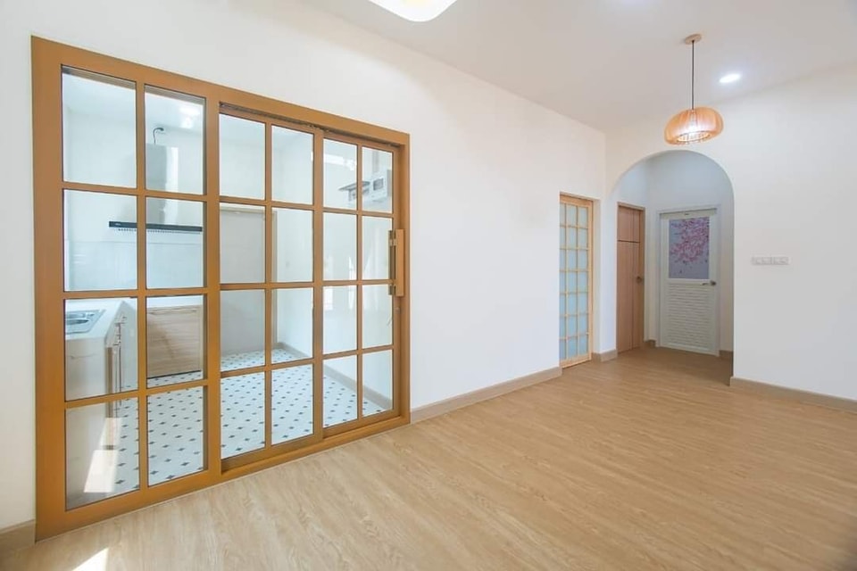 บ้านสไตล์มินิมอล นอร์ดิก โทนสีขาวน้ำตาล ดูอบอุ่น น่ารักๆ ขนาด 3 ห้องนอน 2 ห้องน้ำ รูปที่ 5