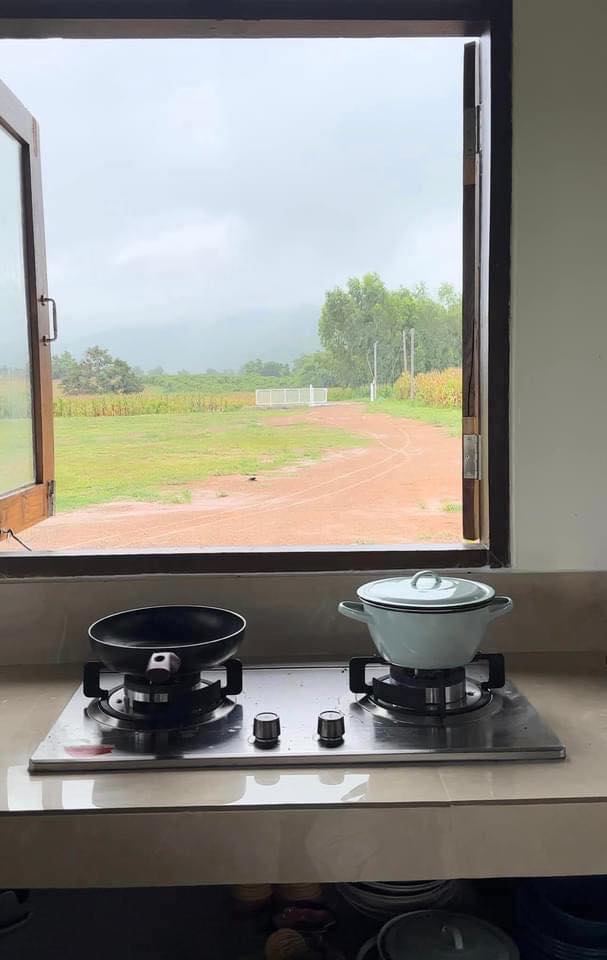 บ้านสวนพิมพ์สุข บ้านไม้สองชั้นใต้ถุนสูง ในบรรยากาศสุดสงบ แวดล้อมด้วยธรรมชาติของทิวเขาเนินมะปราง ในจังหวัดพิษณุโลก รูปที่ 16