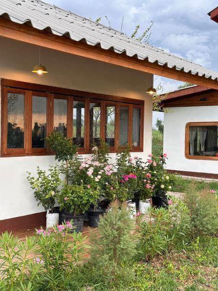 บ้านสวนพิมพ์สุข บ้านไม้สองชั้นใต้ถุนสูง ในบรรยากาศสุดสงบ แวดล้อมด้วยธรรมชาติของทิวเขาเนินมะปราง ในจังหวัดพิษณุโลก รูปที่ 18