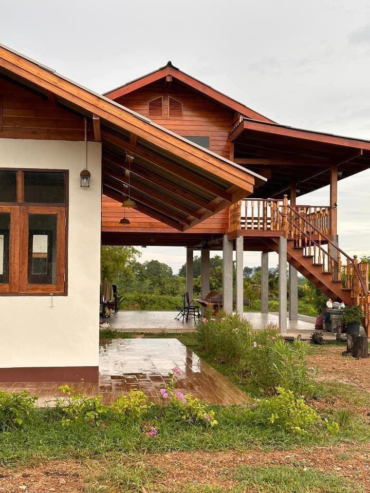 บ้านสวนพิมพ์สุข บ้านไม้สองชั้นใต้ถุนสูง ในบรรยากาศสุดสงบ แวดล้อมด้วยธรรมชาติของทิวเขาเนินมะปราง ในจังหวัดพิษณุโลก รูปที่ 26