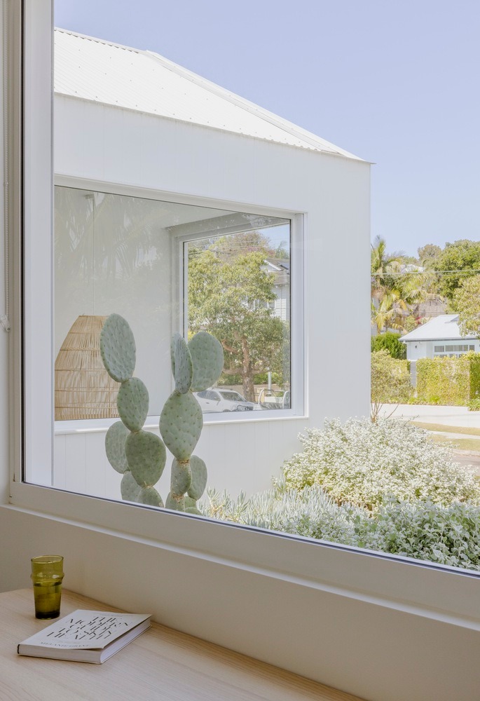 ไอเดียบ้านมินิมอลมูจิโทนสีขาว ออกแบบโดยสถาปนิกต่างชาติ รูปที่ 14