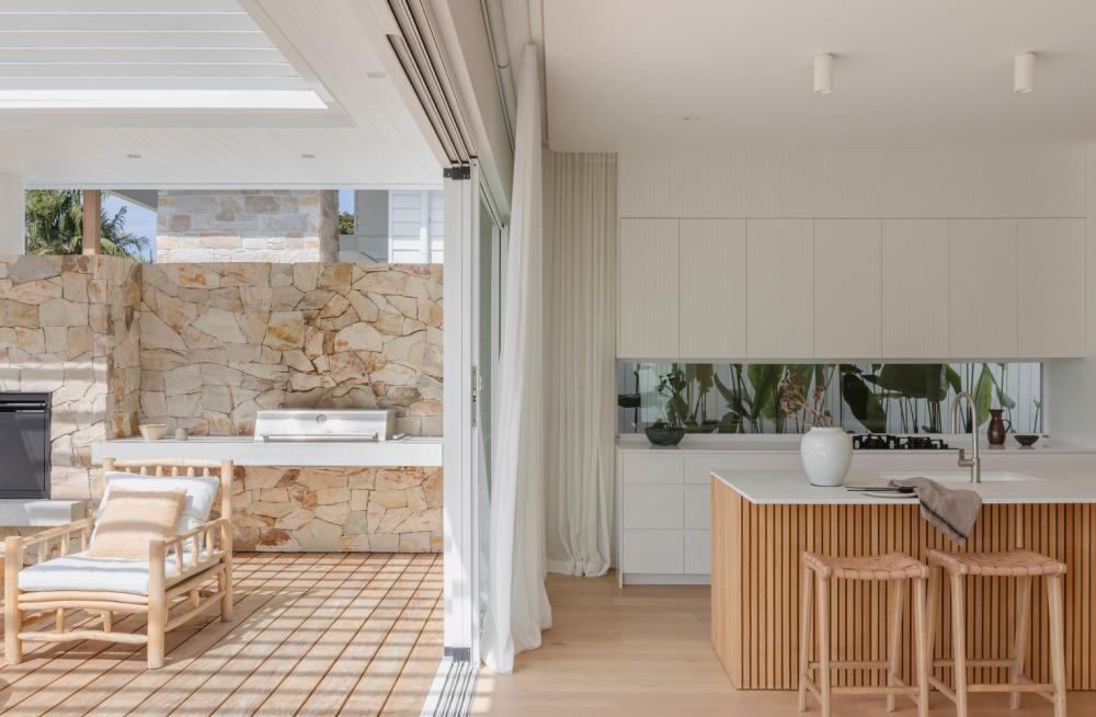 ไอเดียบ้านมินิมอลมูจิโทนสีขาว ออกแบบโดยสถาปนิกต่างชาติ รูปที่ 3