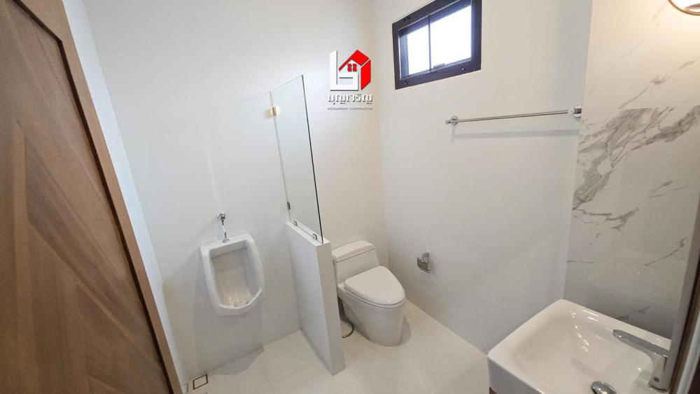 แบบบ้านชั้นเดียว แบบคอนเทมโพรารี่ ขนาด 4 ห้องนอน 5 ห้องน้ำ รูปที่ 17