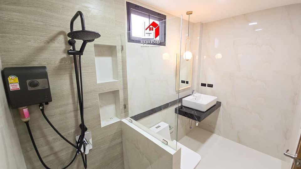 แบบบ้านชั้นเดียว แบบคอนเทมโพรารี่ ขนาด 4 ห้องนอน 5 ห้องน้ำ รูปที่ 28