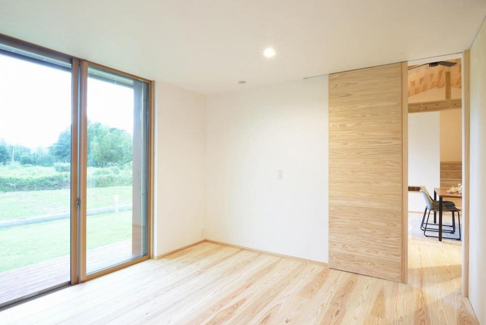 ไอเดียบ้านชั้นเดียวบรรยากาศอบอุ่นในสไตล์มินิมอล รูปที่ 6