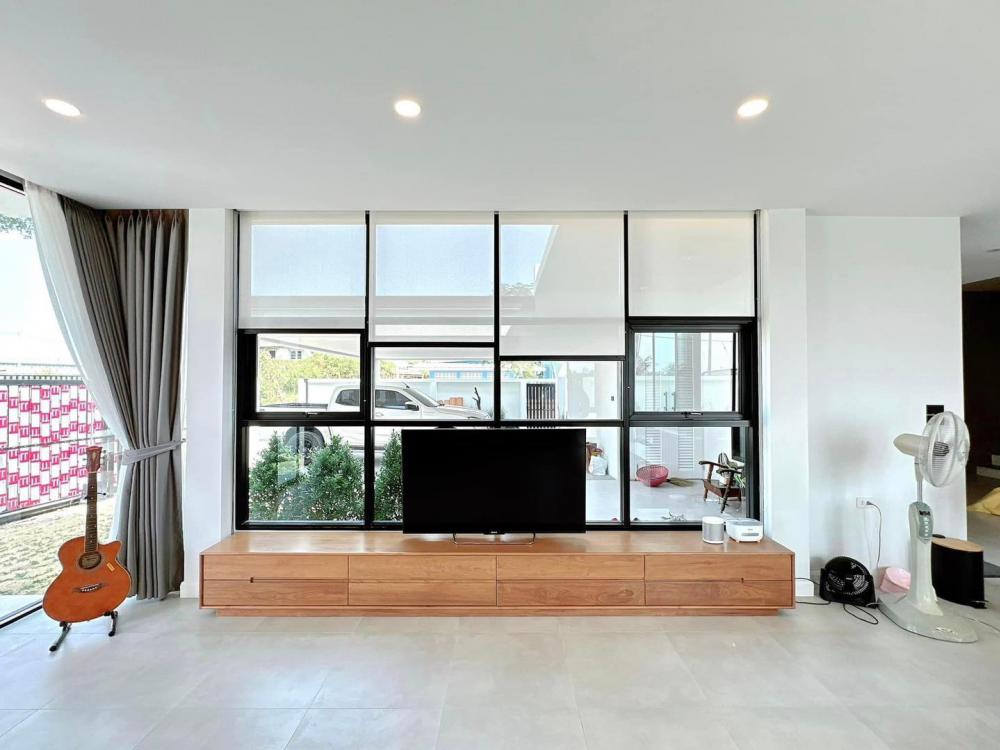 บ้านสวยออกแบบสไตล์ Modern Minimal 3 ห้องนอน + ห้องแต่งตัว, 4 ห้องน้ำ, 3 ที่จอดรถ, ห้องรับแขก, 2 ห้องครัว, ห้องอาหาร, ส่วนพักผ่อน, ห้องเก็บของ, ห้องอเนกประสงค์, พื้นที่สวนในบ้าน ราคา 5.59 ล้านบาท รูปที่ 12