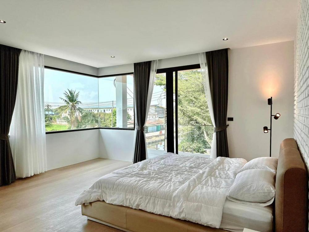 บ้านสวยออกแบบสไตล์ Modern Minimal 3 ห้องนอน + ห้องแต่งตัว, 4 ห้องน้ำ, 3 ที่จอดรถ, ห้องรับแขก, 2 ห้องครัว, ห้องอาหาร, ส่วนพักผ่อน, ห้องเก็บของ, ห้องอเนกประสงค์, พื้นที่สวนในบ้าน ราคา 5.59 ล้านบาท รูปที่ 18