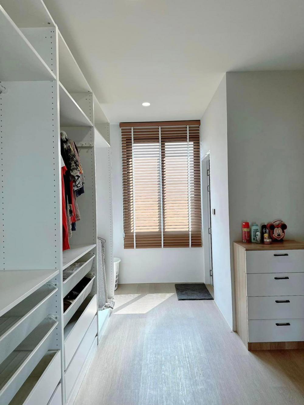 บ้านสวยออกแบบสไตล์ Modern Minimal 3 ห้องนอน + ห้องแต่งตัว, 4 ห้องน้ำ, 3 ที่จอดรถ, ห้องรับแขก, 2 ห้องครัว, ห้องอาหาร, ส่วนพักผ่อน, ห้องเก็บของ, ห้องอเนกประสงค์, พื้นที่สวนในบ้าน ราคา 5.59 ล้านบาท รูปที่ 23