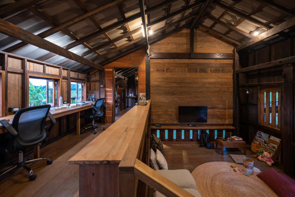 ไอเดียบ้านไม้2ชั้น ชนบทด้านล่างโปร่ง สวยงามอบอุ่นน่าอยู่ รูปที่ 11