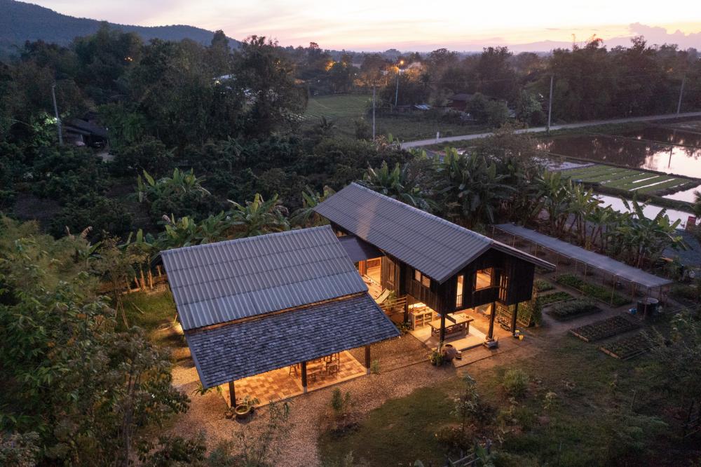 ไอเดียบ้านไม้2ชั้น ชนบทด้านล่างโปร่ง สวยงามอบอุ่นน่าอยู่ รูปที่ 17