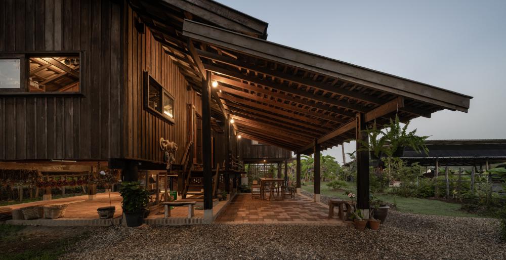 ไอเดียบ้านไม้2ชั้น ชนบทด้านล่างโปร่ง สวยงามอบอุ่นน่าอยู่ รูปที่ 30