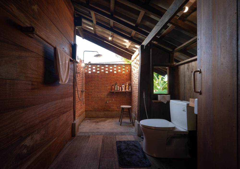 ไอเดียบ้านไม้2ชั้น ชนบทด้านล่างโปร่ง สวยงามอบอุ่นน่าอยู่ รูปที่ 2