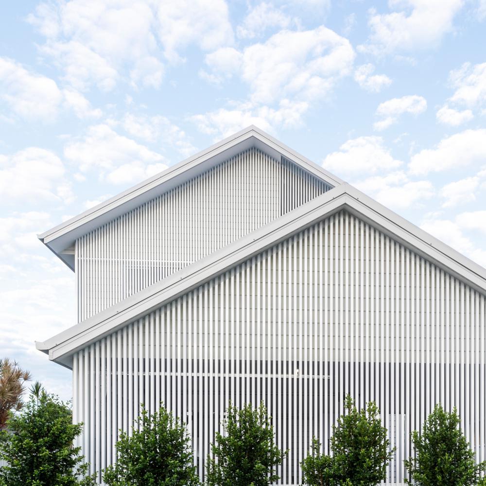 ไอเดียบ้านสวย 2 ชั้นสีขาว รูปที่ 15