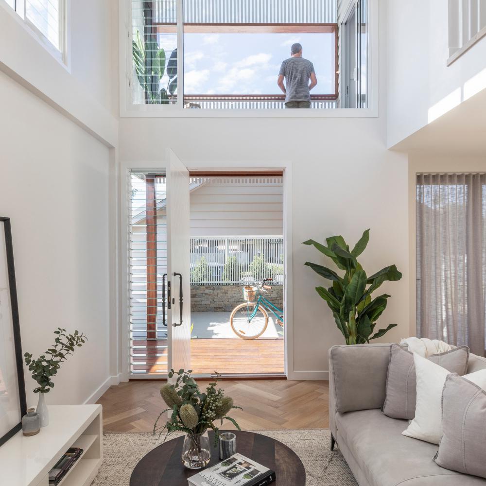 ไอเดียบ้านสวย 2 ชั้นสีขาว รูปที่ 3