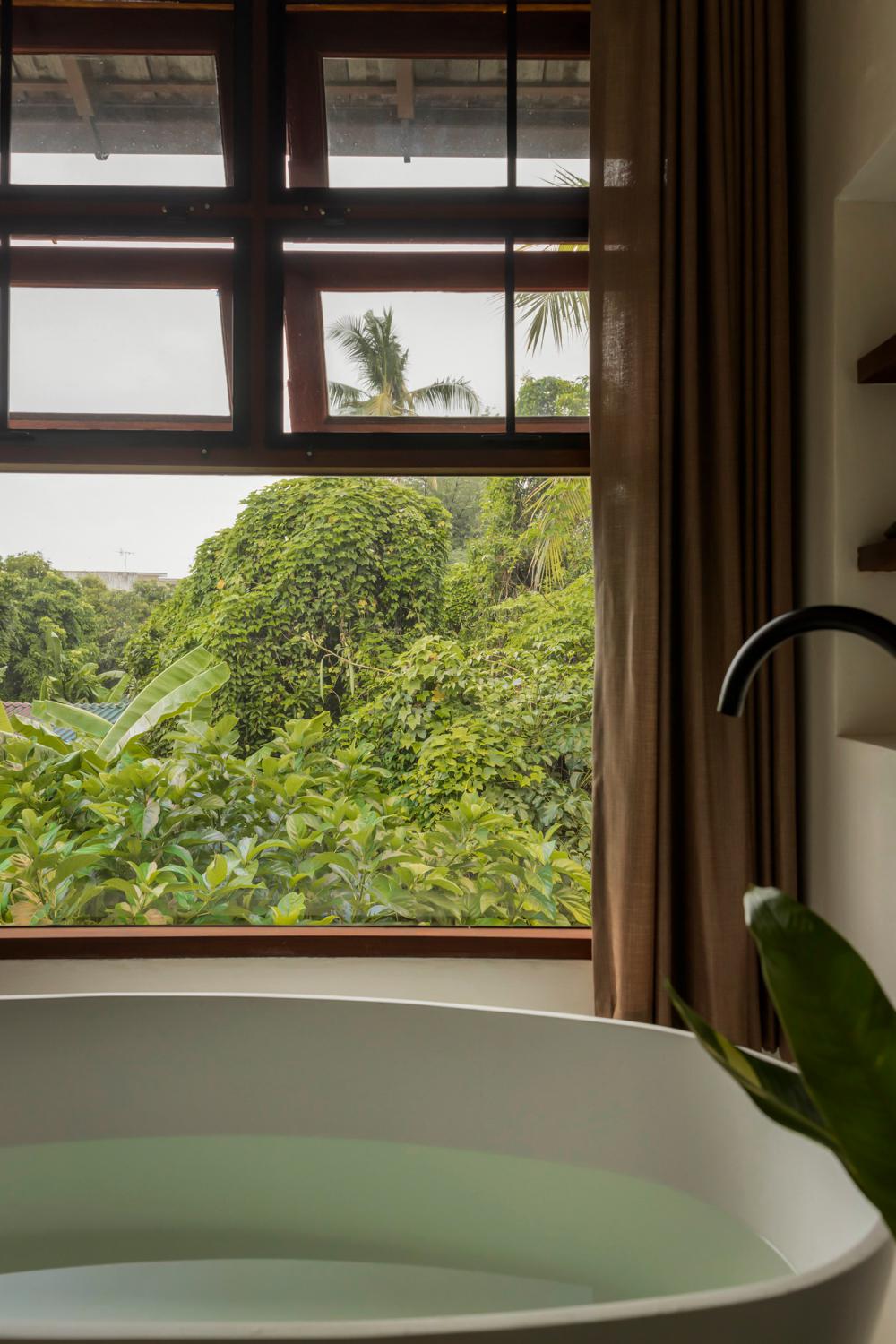 ไอเดียบ้านที่งานศิลปะและงานฝีมือมาบรรจบกัน นี่คือบ้านของนักออกแบบแฟชั่นที่มีความรักอย่างลึกซึ้งในการสะสมเฟอร์นิเจอร์วินเทจ รูปที่ 25