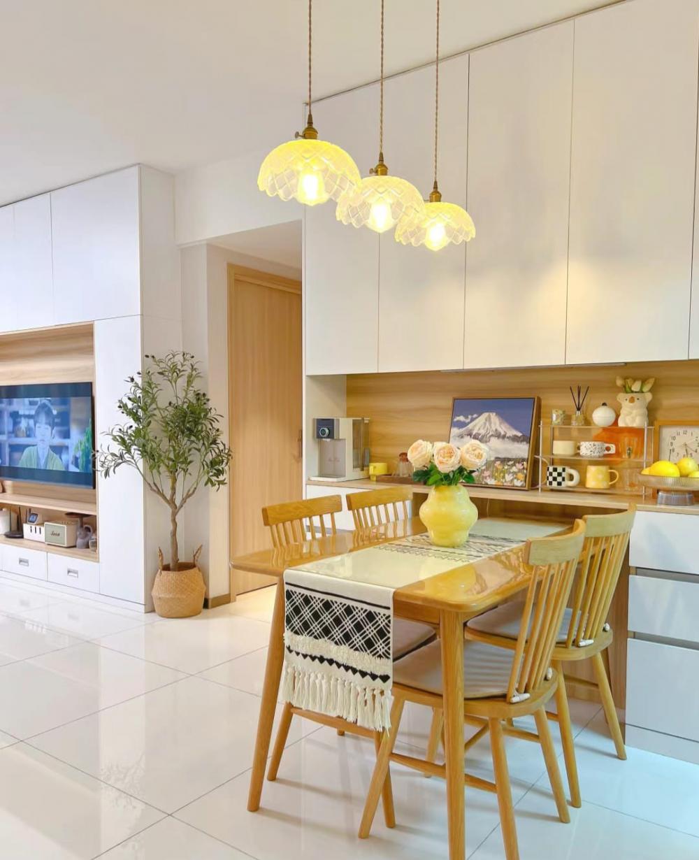 ไอเดียตกแต่งห้องรับแขกเนรมิตพื้นที่เรียบ ๆให้น่าอยู่ รูปที่ 4