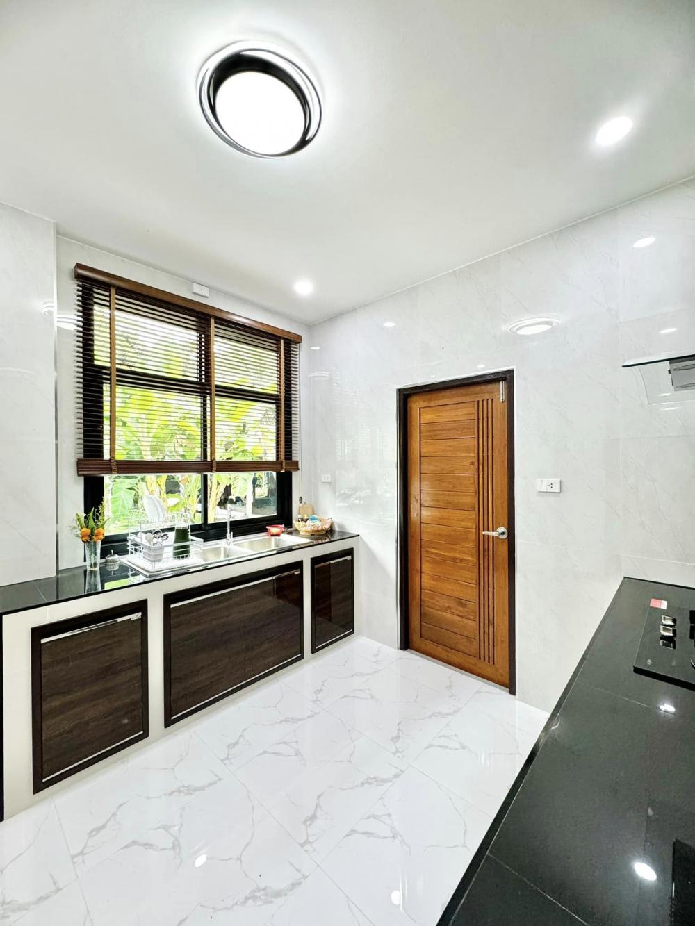 บ้านโมเดิร์นชั้นเดียวตกแต่งบิ้วอินน่าอยู่ ขนาด 3 ห้องนอน 2 ห้องน้ำ รูปที่ 5