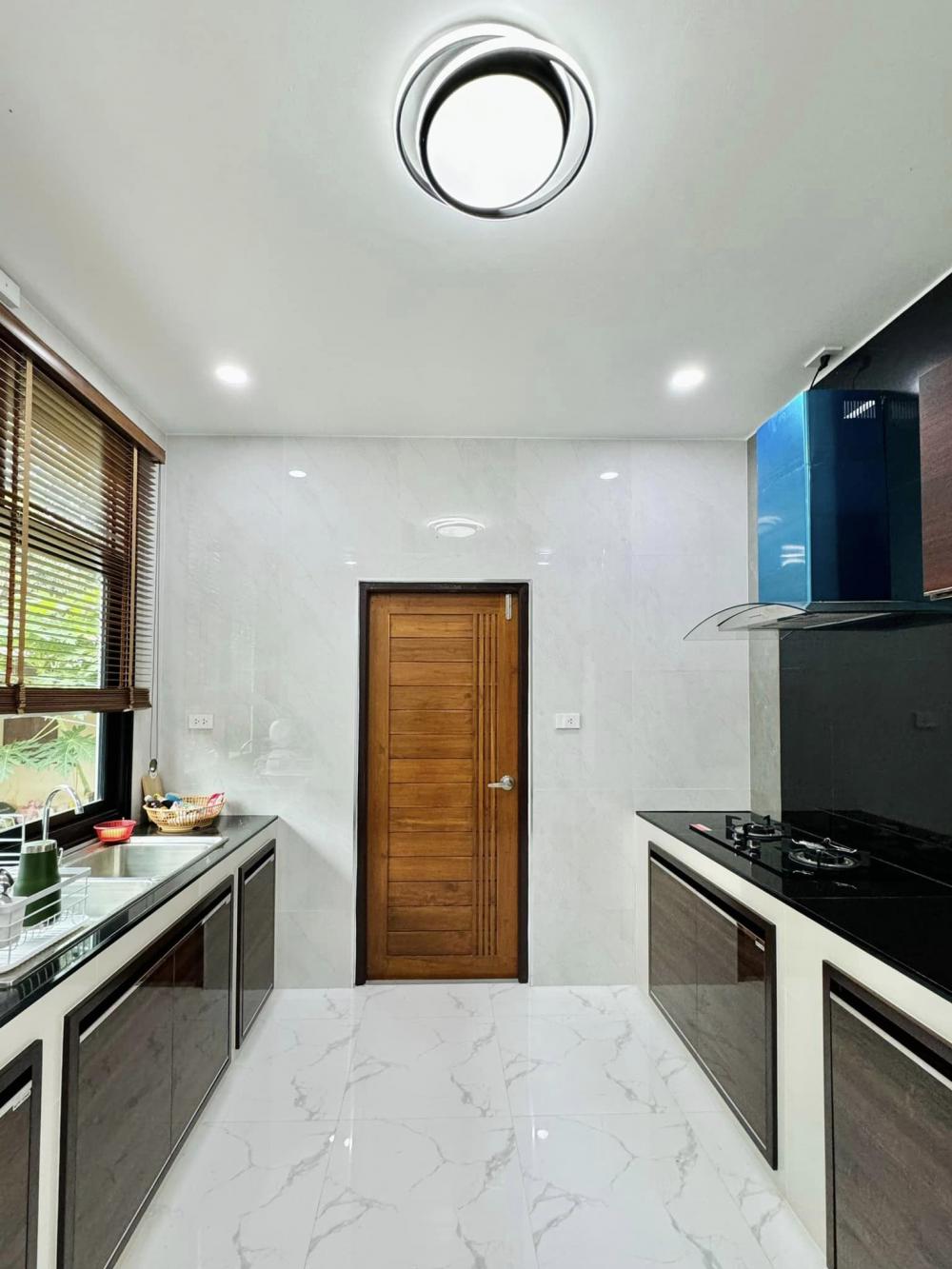 บ้านโมเดิร์นชั้นเดียวตกแต่งบิ้วอินน่าอยู่ ขนาด 3 ห้องนอน 2 ห้องน้ำ รูปที่ 6