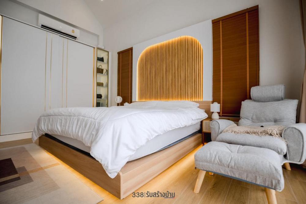 บ้านนอร์ดิกมินิมอล ขนาด 3 ห้องนอน 3 ห้องน้ำ 2 ที่จอดรถยต์ จัดสวนและทางเดือนเข้าบ้านได้สวยน่ารัก รูปที่ 12