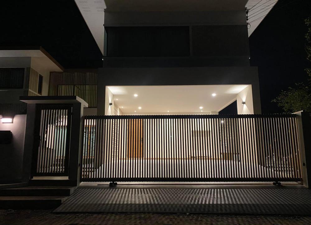 ไอเดียบ้านสองชั้นมินิมอล และรั้วมินิมอล ใช้เวลาสร้าง 1 ปี 3 เดือน รูปที่ 11