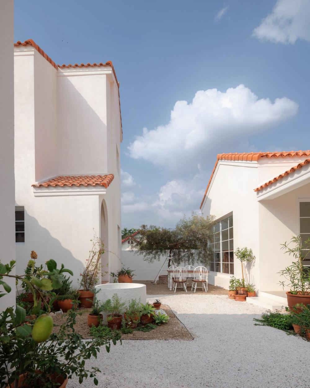 ไอเดียบ้านหลังคาสั้นมินิมอลและที่นั่งพักชิลๆ รูปที่ 8