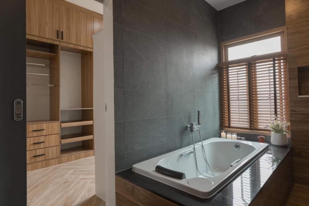 บ้านพักอาศัย 2ชั้น สไตล์สไตล์ทรอปิคอล ขนาด 3 ห้องนอน 4 ห้องน้ำ พื้นที่ใช้สอย 416 ตร.ม. รูปที่ 20