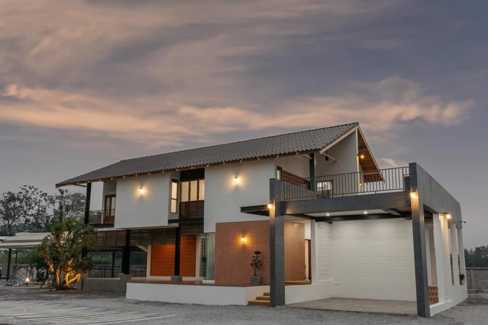 บ้านพักอาศัย 2ชั้น สไตล์สไตล์ทรอปิคอล ขนาด 3 ห้องนอน 4 ห้องน้ำ พื้นที่ใช้สอย 416 ตร.ม. รูปที่ 2