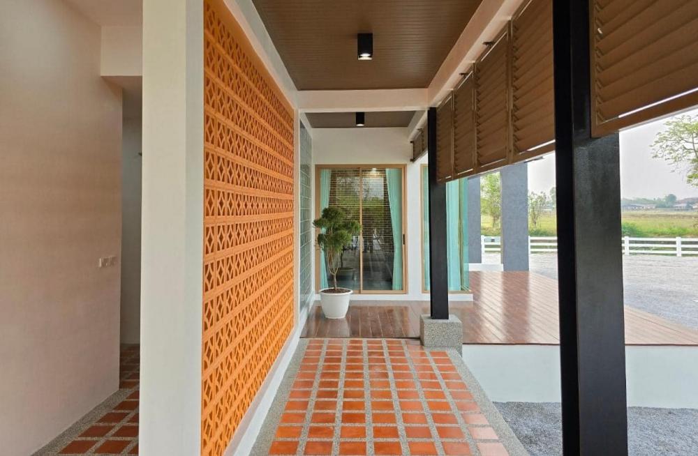 บ้านพักอาศัย 2ชั้น สไตล์สไตล์ทรอปิคอล ขนาด 3 ห้องนอน 4 ห้องน้ำ พื้นที่ใช้สอย 416 ตร.ม. รูปที่ 4