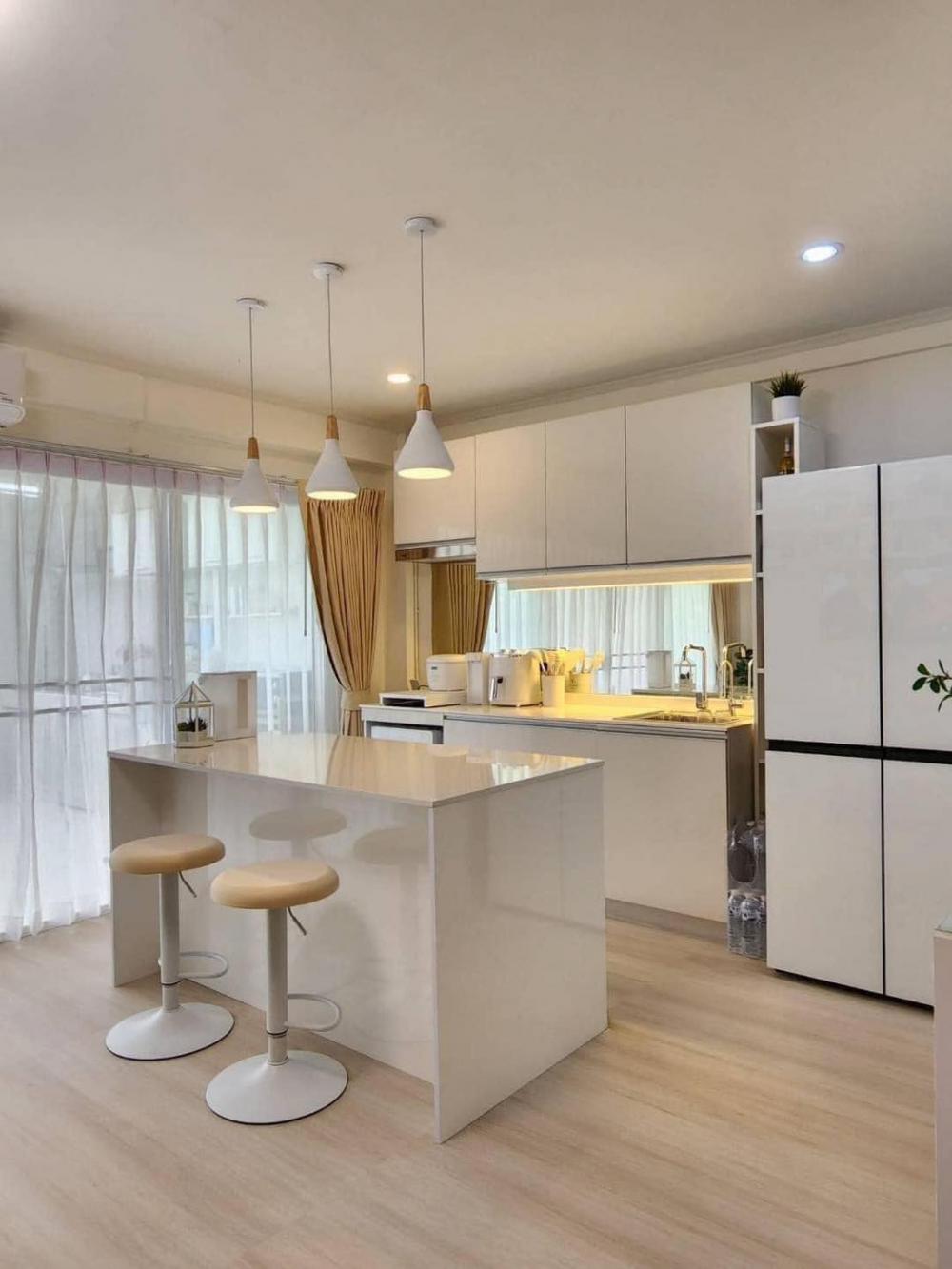 ไอเดียรีโนเวททาวน์โฮมเก่าอายุกว่า 30 ปี กลายเป็นบ้านสไตล์มินิมอล รูปที่ 8