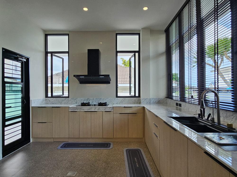 บ้านสไตล์นอร์ดิก Bann Bang-Phra เป็นบ้านที่สร้างขึ้นใหม่ที่ต้องการบ้านใหม่สำหรับอาศัยกับคุณพ่อคุณแม่วัยเกษียณ แทนการรีโนเวทบ้านเดิม รูปที่ 11