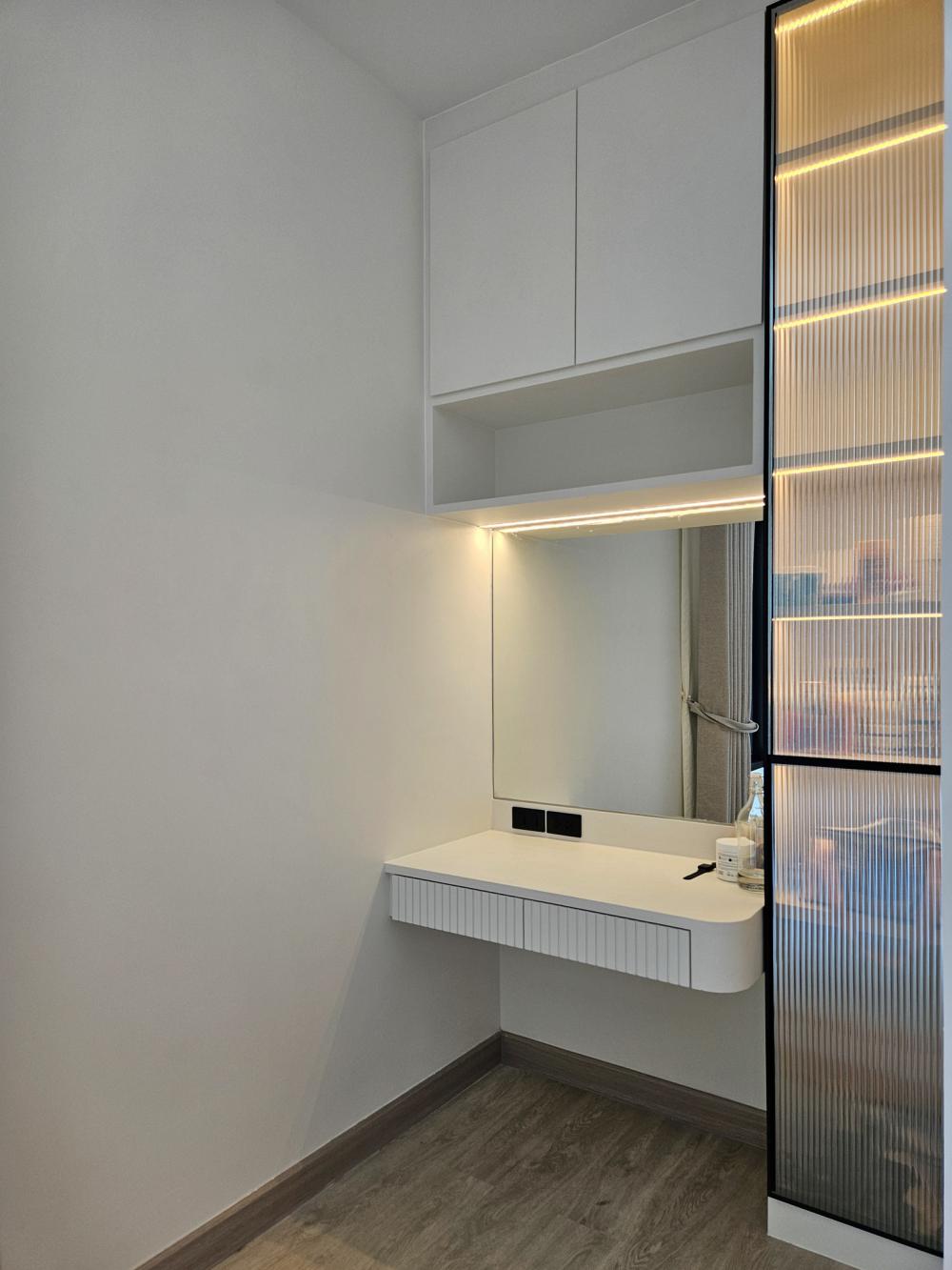 บ้านสไตล์นอร์ดิก Bann Bang-Phra เป็นบ้านที่สร้างขึ้นใหม่ที่ต้องการบ้านใหม่สำหรับอาศัยกับคุณพ่อคุณแม่วัยเกษียณ แทนการรีโนเวทบ้านเดิม รูปที่ 31