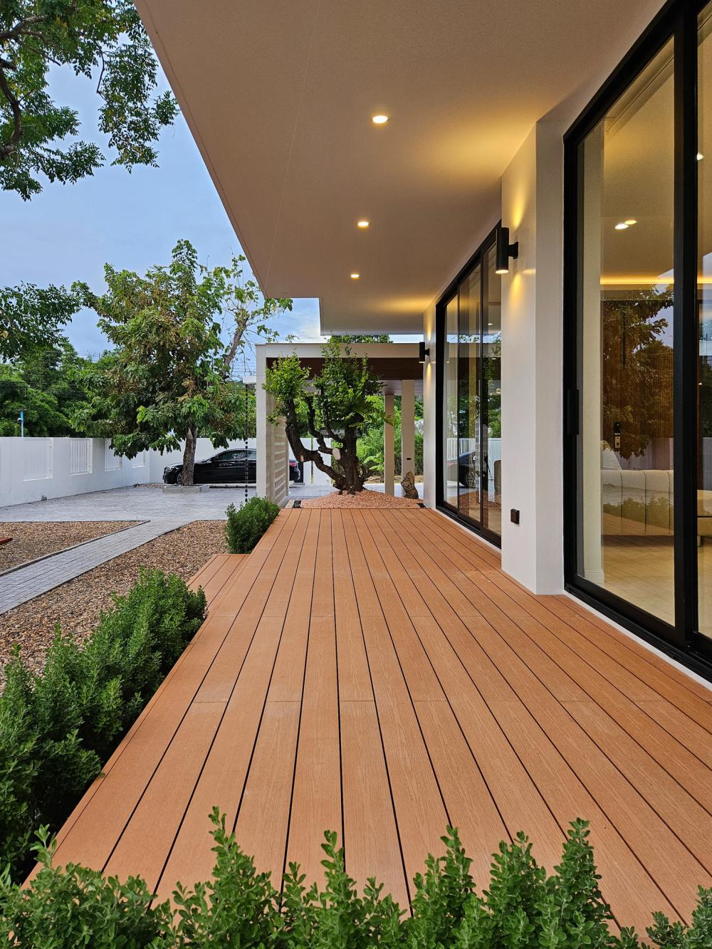 บ้านสไตล์นอร์ดิก Bann Bang-Phra เป็นบ้านที่สร้างขึ้นใหม่ที่ต้องการบ้านใหม่สำหรับอาศัยกับคุณพ่อคุณแม่วัยเกษียณ แทนการรีโนเวทบ้านเดิม รูปที่ 40