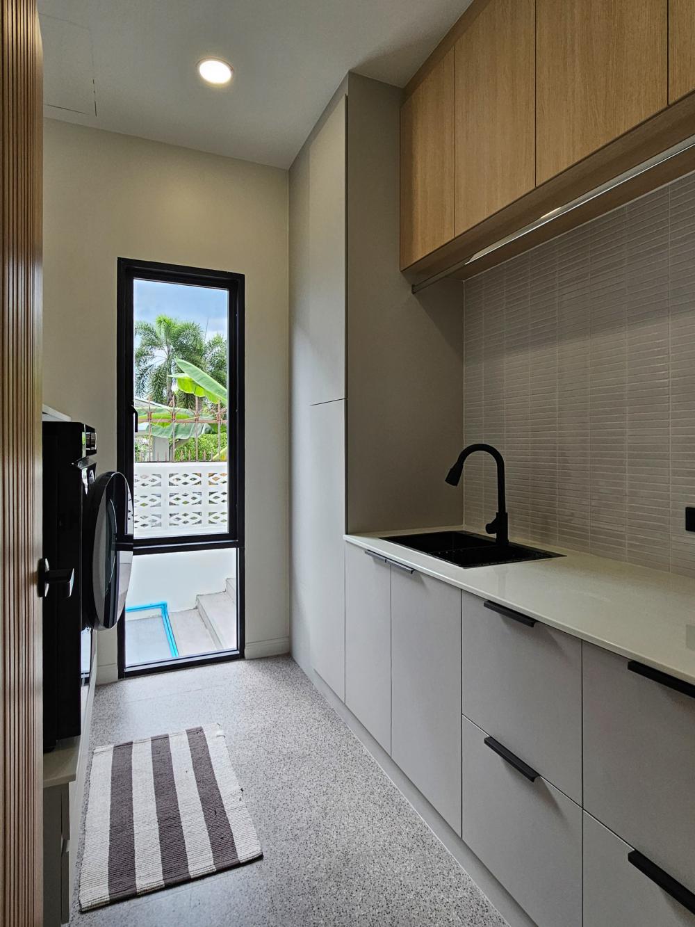 บ้านสไตล์นอร์ดิก Bann Bang-Phra เป็นบ้านที่สร้างขึ้นใหม่ที่ต้องการบ้านใหม่สำหรับอาศัยกับคุณพ่อคุณแม่วัยเกษียณ แทนการรีโนเวทบ้านเดิม รูปที่ 42