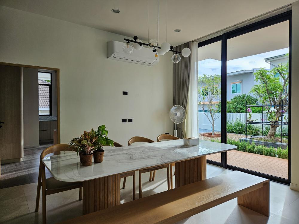 บ้านสไตล์นอร์ดิก Bann Bang-Phra เป็นบ้านที่สร้างขึ้นใหม่ที่ต้องการบ้านใหม่สำหรับอาศัยกับคุณพ่อคุณแม่วัยเกษียณ แทนการรีโนเวทบ้านเดิม รูปที่ 50