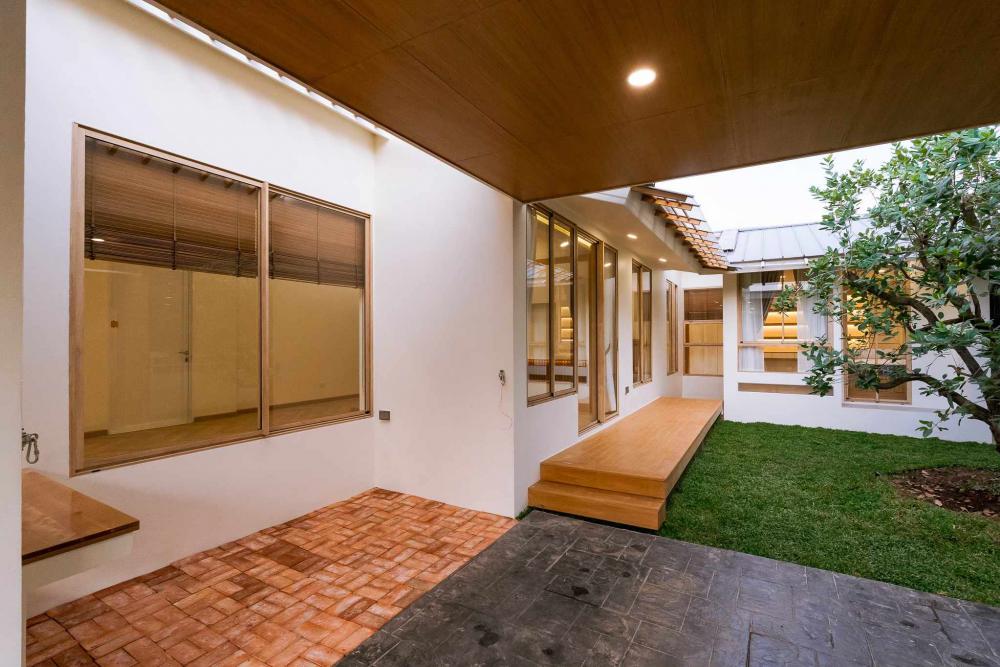 บ้านเดี่ยวสไตล์มินิมอลมูจิ โทนสีอบอุ่น ผสมผสานกับความเป็นโมเดิร์นนิดๆ ขนาด 189 ตร.ม. รูปที่ 11