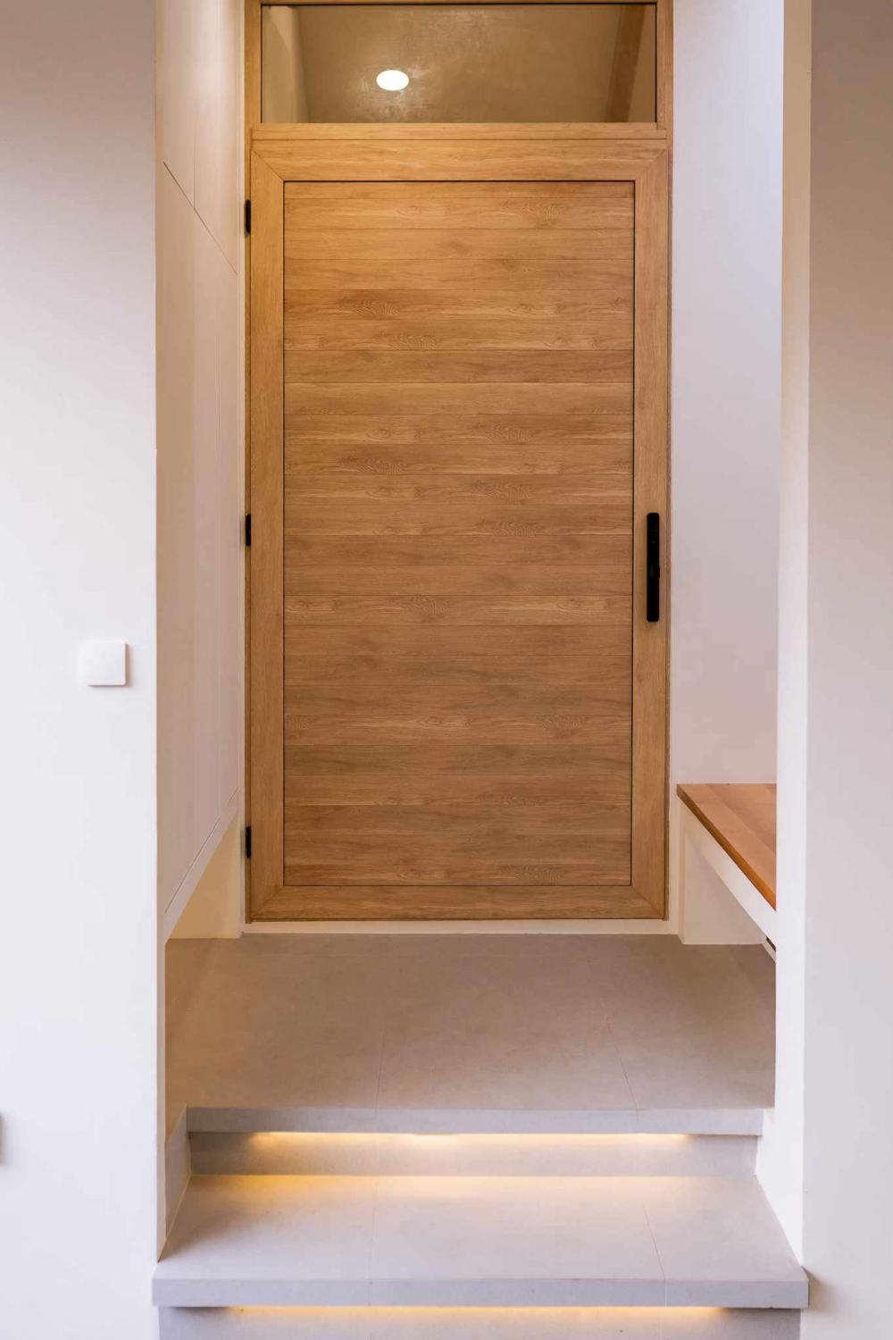 บ้านเดี่ยวสไตล์มินิมอลมูจิ โทนสีอบอุ่น ผสมผสานกับความเป็นโมเดิร์นนิดๆ ขนาด 189 ตร.ม. รูปที่ 2