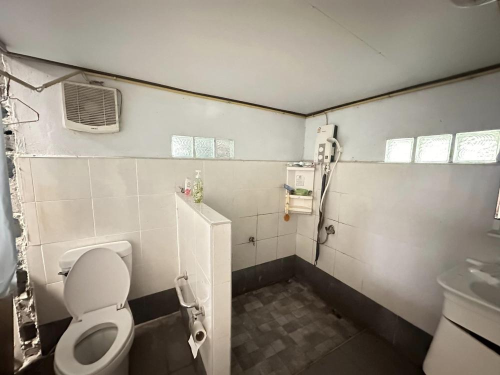 รีโนเวทบ้านครึ่งปูนครึ่งไม้ ขนาด 4 ห้อนนอน 1 ห้องน้ำ รูปที่ 23