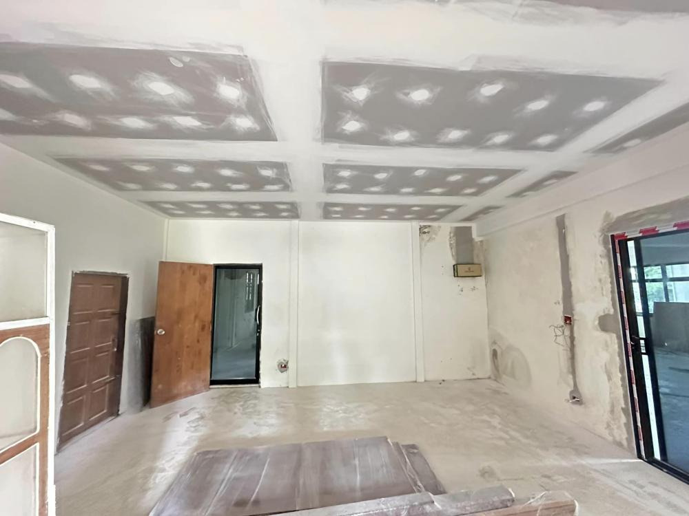 รีโนเวทบ้านครึ่งปูนครึ่งไม้ ขนาด 4 ห้อนนอน 1 ห้องน้ำ รูปที่ 3