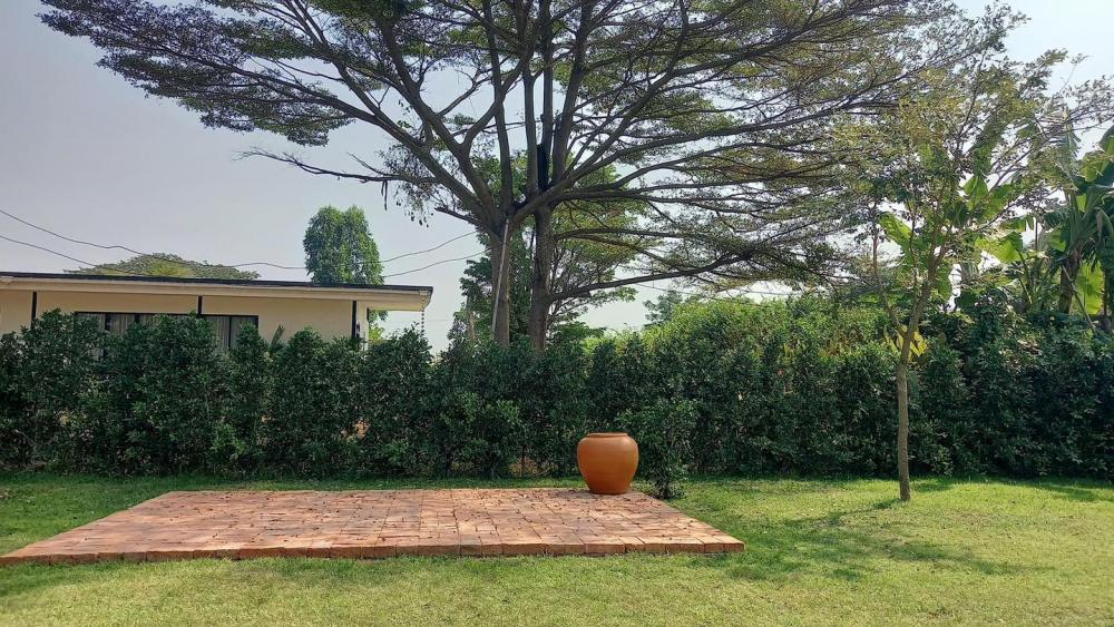 ไอเดียบ้านทรงกล่องสไตล์โมเดิร์นพร้อมจัดสวนปลูกต้นไม้ รูปที่ 12