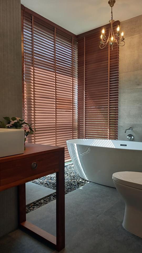 ไอเดียบ้านทรงกล่องสไตล์โมเดิร์นพร้อมจัดสวนปลูกต้นไม้ รูปที่ 22