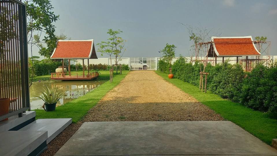 ไอเดียบ้านทรงกล่องสไตล์โมเดิร์นพร้อมจัดสวนปลูกต้นไม้ รูปที่ 27