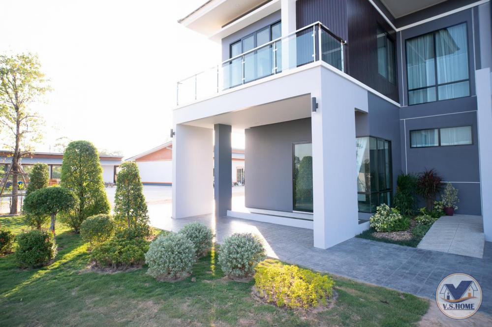 บ้านสองชั้นสไตล์คอนเทมโพรารี่ ขนาด 4 ห้องนอน 5 ห้องน้ำ 2 ที่จอดรถ รูปที่ 10