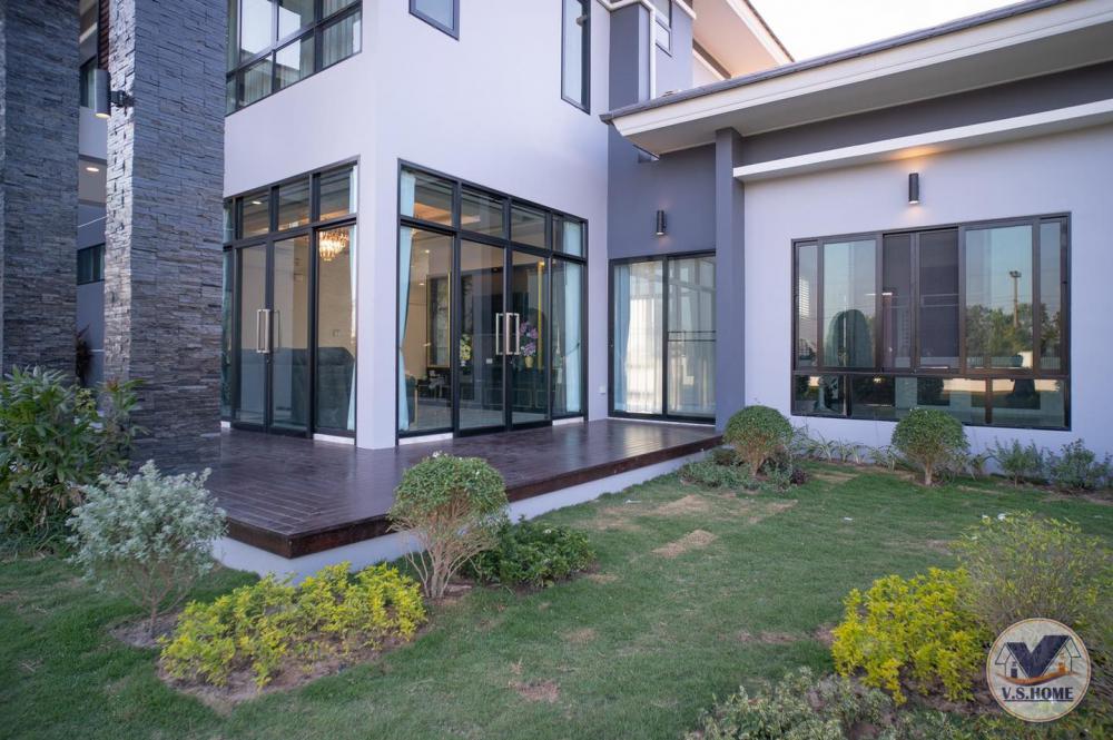 บ้านสองชั้นสไตล์คอนเทมโพรารี่ ขนาด 4 ห้องนอน 5 ห้องน้ำ 2 ที่จอดรถ รูปที่ 15