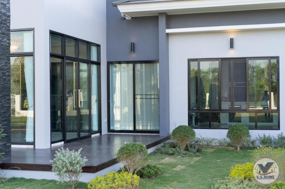 บ้านสองชั้นสไตล์คอนเทมโพรารี่ ขนาด 4 ห้องนอน 5 ห้องน้ำ 2 ที่จอดรถ รูปที่ 16