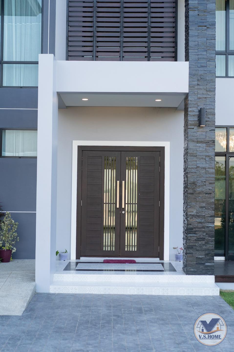 บ้านสองชั้นสไตล์คอนเทมโพรารี่ ขนาด 4 ห้องนอน 5 ห้องน้ำ 2 ที่จอดรถ รูปที่ 23