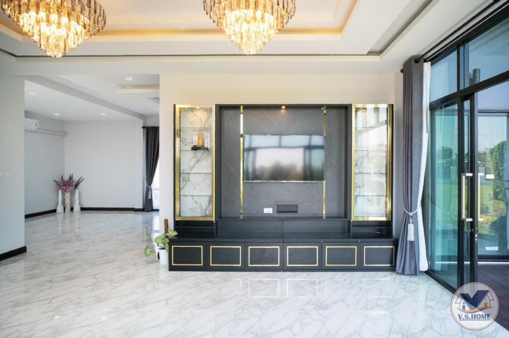 บ้านสองชั้นสไตล์คอนเทมโพรารี่ ขนาด 4 ห้องนอน 5 ห้องน้ำ 2 ที่จอดรถ รูปที่ 25